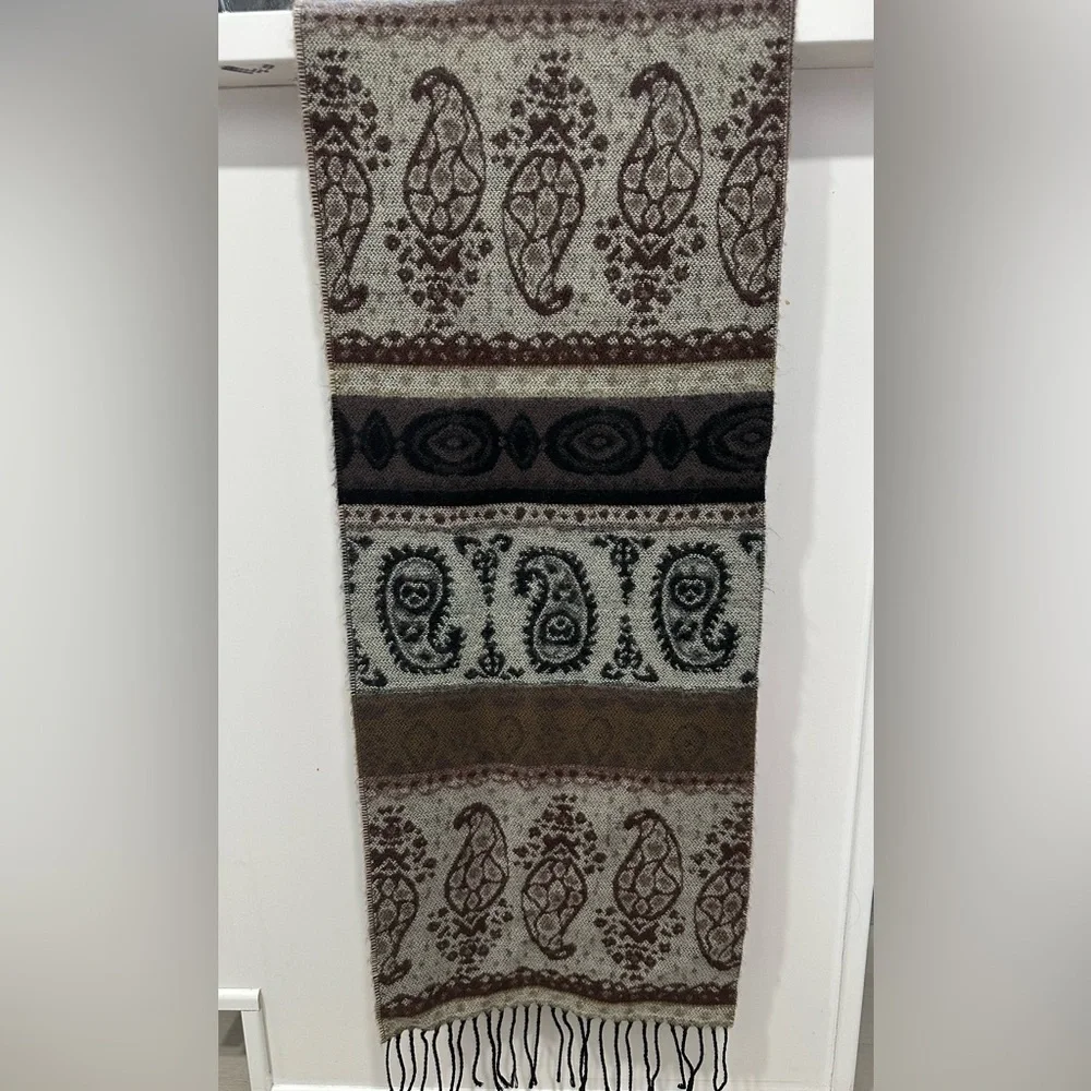 Berkshire elegant paisley